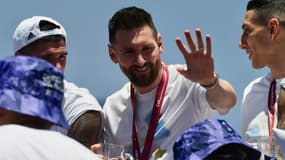 Lionel Messi le 20 décembre à l'arrivée des joueurs en Argentine, après le sacre en Coupe du monde 2022