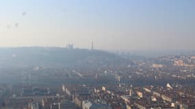 En dépit d'une amélioration de la qualité de l'air dans la région Auvergne-Rhône-Alpes, la périphérie de Lyon fait encore partie des zones fortement polluées. 