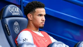 Warren Zaïre-Emery sur le banc du PSG, 30 avril 2023