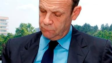 Le photographe François-Marie Banier (photo), Patrice de Maistre, l'avocat Fabrice Goguel et Carlos Vejarano, gérant de l'île d'Arros aux Seychelles, qui a été achetée par Liliane Bettencourt, ont été placées en garde à vue à la brigade financière dans un