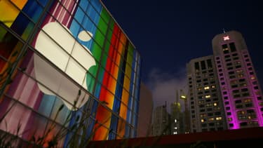 Le logo d'Apple, quelques heures avant la présentation de l'Iphone 5 à San Francisco, le 11 septembre 2012.