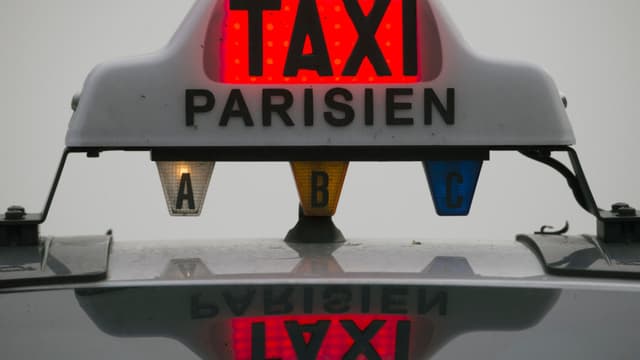 Ce "forfait taxi" doit permettre un meilleur accueil des touristes à Paris.