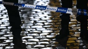 Quatre personnes ainsi que Salah Abdeslam ont été arrêtées vendredi à Bruxelles.