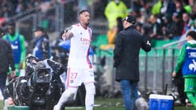 Jérôme Boateng avec Peter Bosz lors d'un match de l'OL en octobre 2021