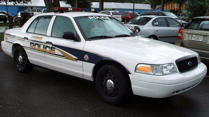 Une voiture de police