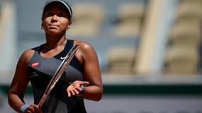 La Japonaise Naomi Osaka, après sa victoire, 6-4, 7-6 (7/4) face à la Roumaine Patricia Maria Tig, lors du 1er tour du tournoi de Roland Garros, le 30 mai 2021 à Paris