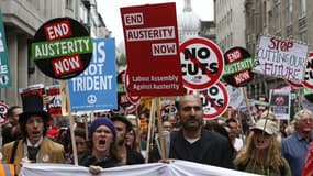 Des milliers de manifestants britanniques ont protesté contre l'austérité à Londres ce 20 juin. 