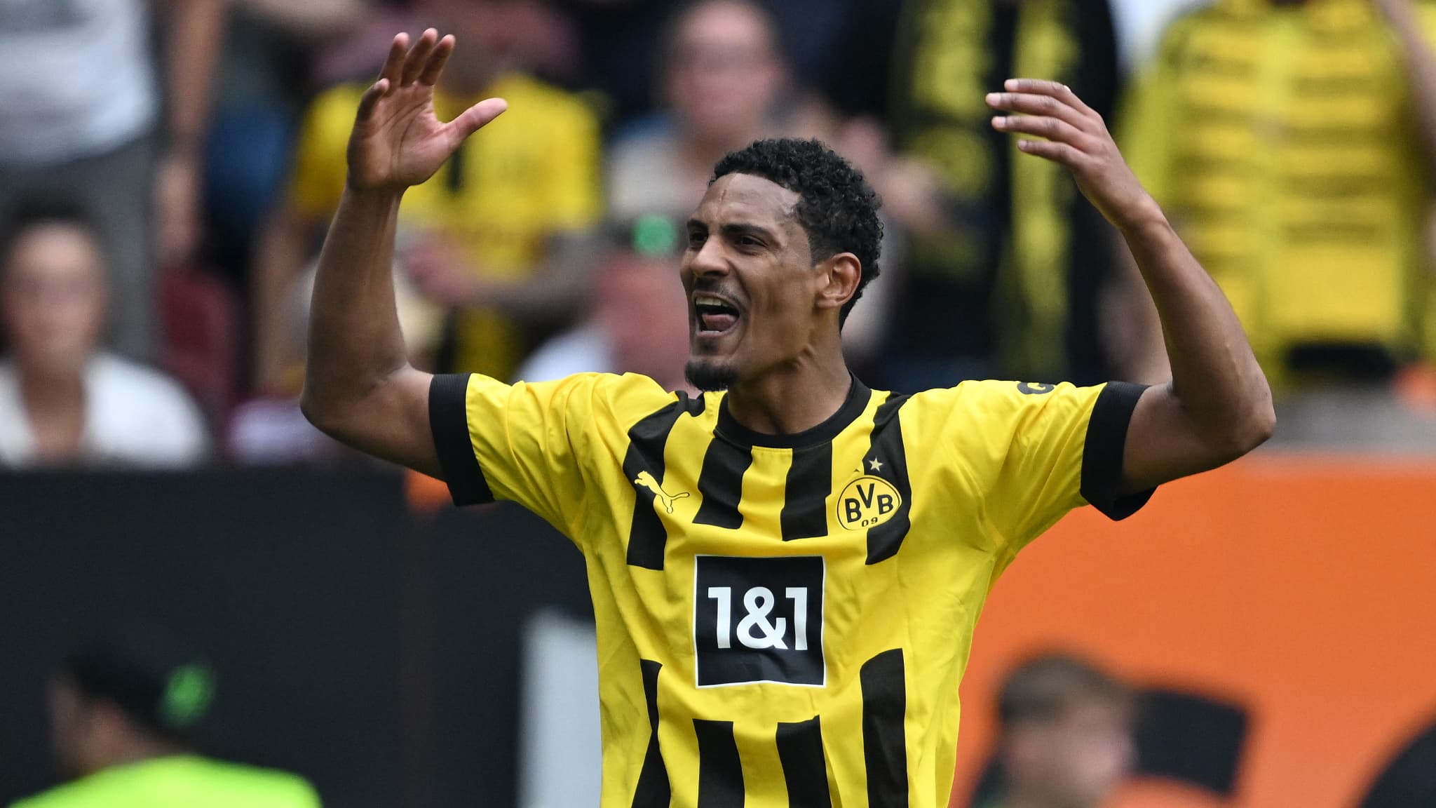 The massive coup for Dortmund that beat Augsburg and overtook Bayern before the final day