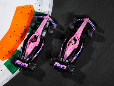 Esteban Ocon (à gauche) et Pierre Gasly (à droite) à la lutte lors du Grand Prix d'Arabie saoudite, le 19 mars 2023