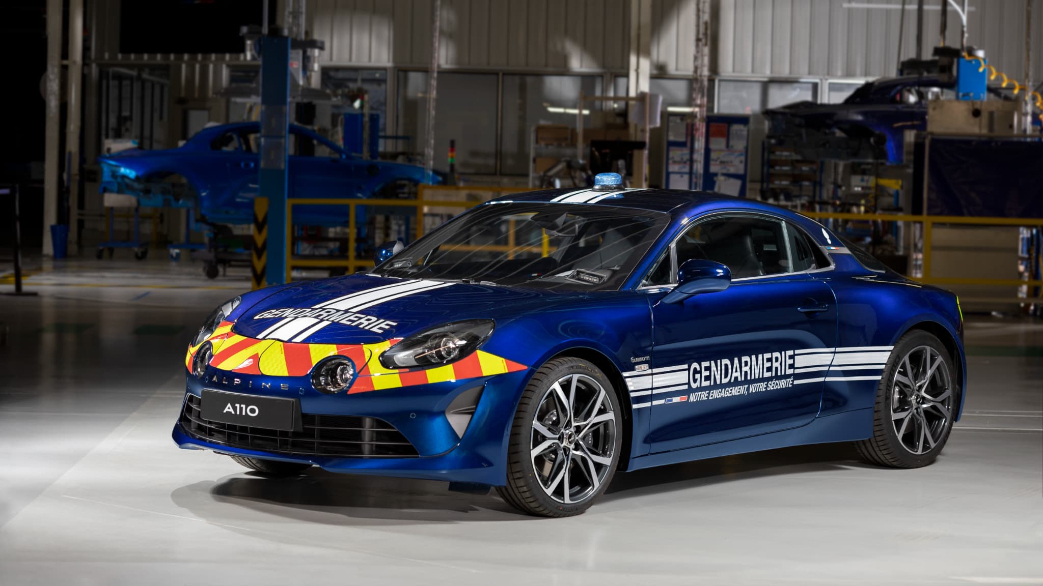 L'Alpine A110 qui équipera les équipes rapides d'intervention de la Gendarmerie nationale. L'Alpine A110 qui équipera les équipes rapides d'intervention de la Gendarmerie nationale.