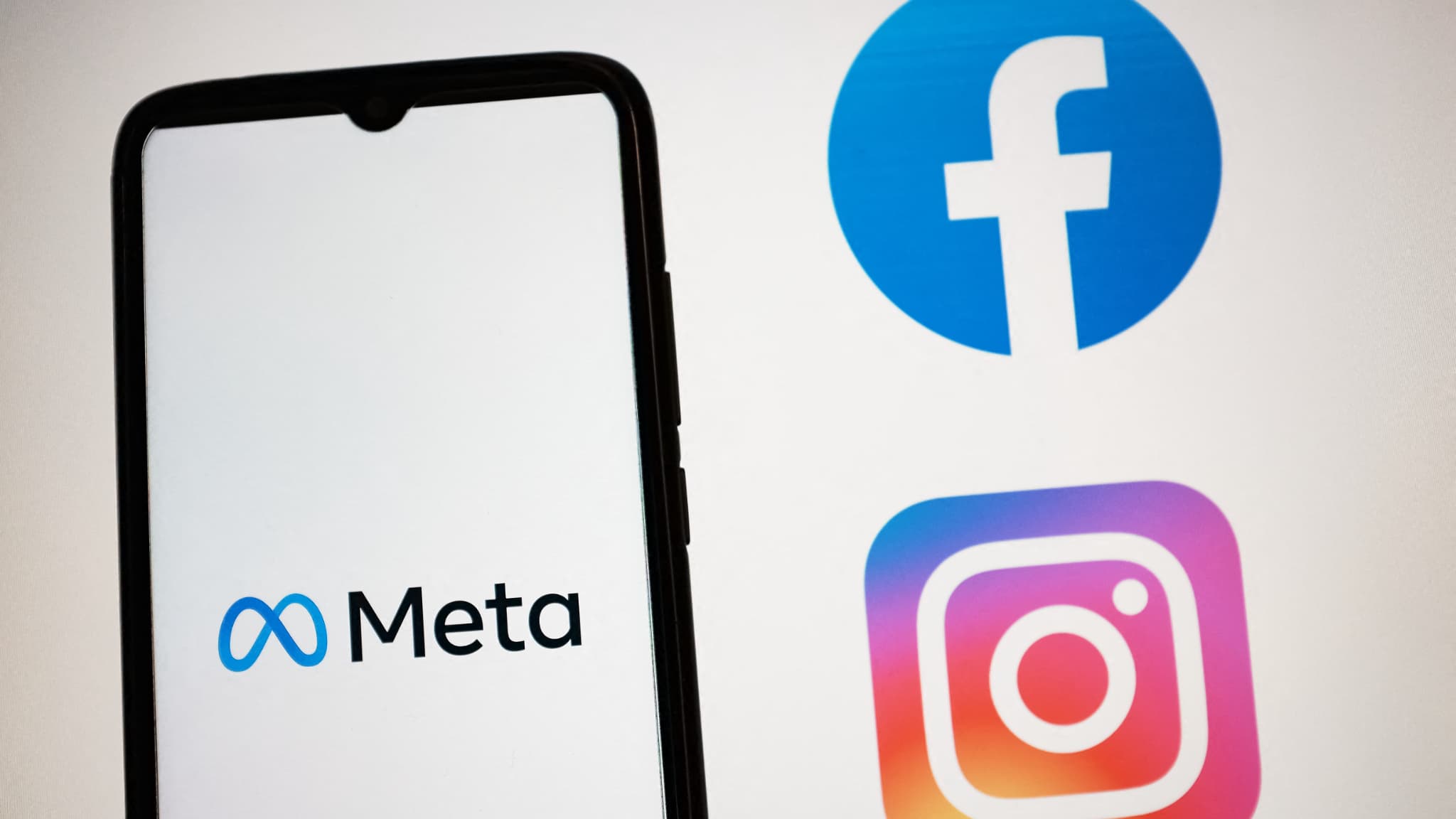 Procès de Meta: la maison mère de Facebook et Instagram accusée d'avoir "appâté" les enfants et "trompé" le public