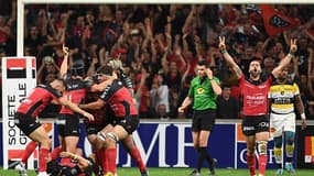 L'explosion de joie de Belleau et des joueurs de Toulon