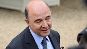 Pierre Moscovici a indiqué que les baisses d'impôts seraient fixées par une nouvelle loi de programmation des finances publiques à l'automne.