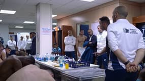 Roberto De Zerbi invite Adrien Rabiot à se calmer après le match Monaco-OM (3-0), le 12 avril 2025