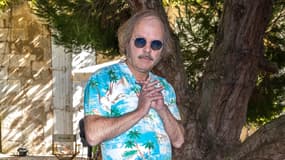 Le chanteur français Philippe Katerine pose lors d'un photocall pour le film "Tralala" lors du 14e Festival du Film Francophone d'Angoulême le 27 août 2021.