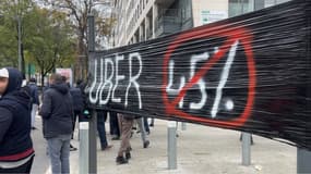 Les manifestant s'opposent notamment à des commissions variables que veut imposer Uber, pouvant aller jusqu'à 45%.