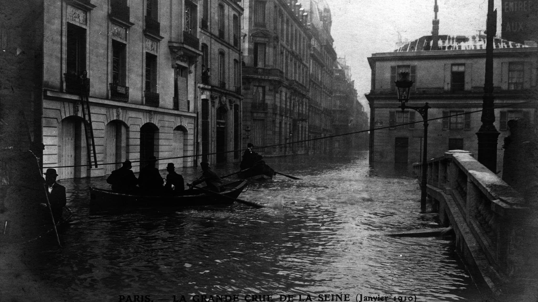 Une photo de la crue de la Seine à Paris en janvier 1910