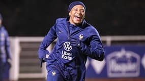 Kylian Mbappé à l'entraînement avec l'équipe de France
