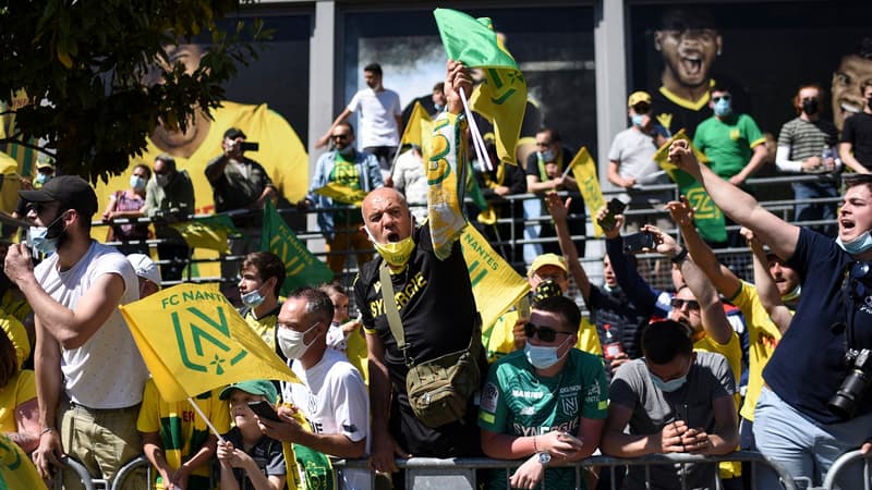 Nantes-Toulouse: Kita copieusement sifflé à la sortie du bus avant le barrage