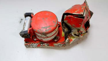 L'une des deux boîtes noires retrouvée après la catastrophe.