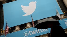 Twitter interdit désormais à ses utilisateurs de poster du contenu sexuel explicite sans l'autorisation de la personne concernée.