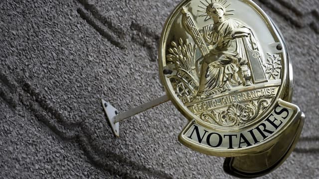 Les notaires pourraient voir leurs tarifs encadrés par la loi.