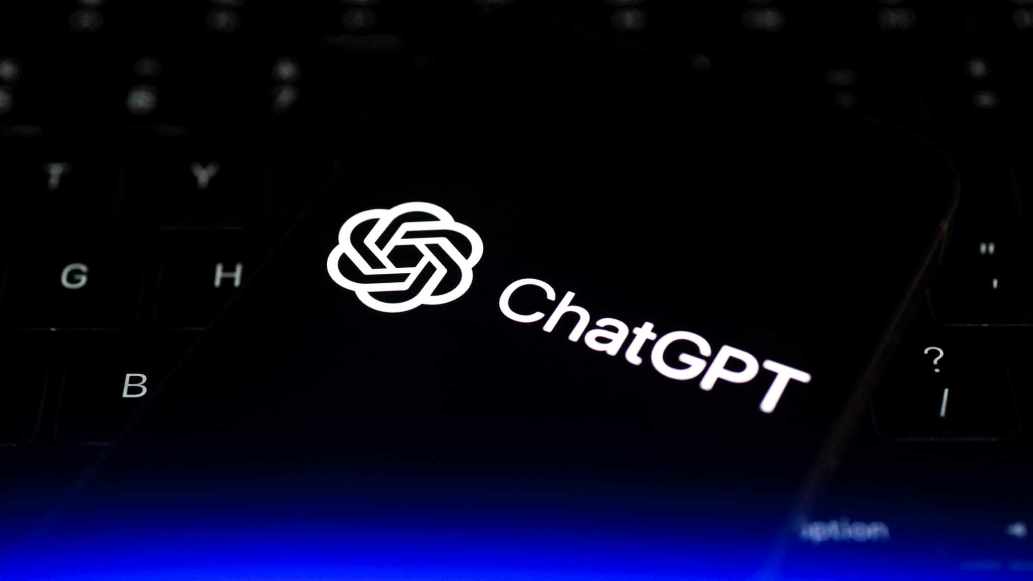 CHATGPT VOUS ÉCOUTE ET OPENAI SURVEILLE CE QUE VOUS DITES
