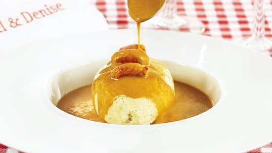 Quenelle de brochet gratinée à la Lyonnaise sauce Nantua de Joseph Viola Quenelle de brochet gratinée à la Lyonnaise sauce Nantua de Joseph Viola