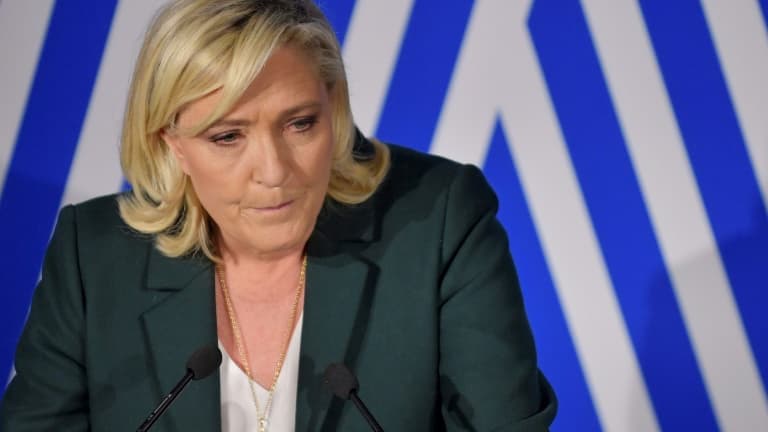 Marine Le Pen, candidate du RN à la présidentielle, lors d'une rencontre avec le syndicat de police Alliance, le 2 février 2022 à Paris