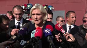Marine Le Pen au congrès des sapeurs-pompiers organisé au Mans, ce vendredi 10 octobre 2025.
