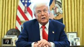 Le président américain Donald Trump dans le Bureau ovale de la Maison Blanche, le 9 avril 2025 à Washington