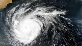 Une capture satellite prise le 30 octobre montre le cyclone Chapala au-dessus de la mer d'Oman, à quelques kilomètres des côtes yéménites. 