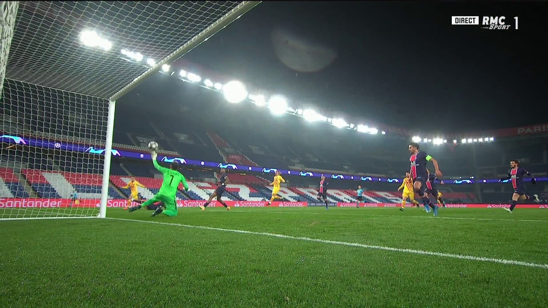 Le réflexe de Navas devant Dest. Le réflexe de Navas devant Dest.