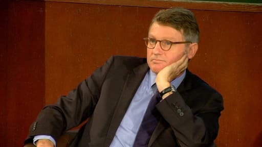 "Je ne veux pas raviver la guerre scolaire", a indiqué le ministre au Monde.