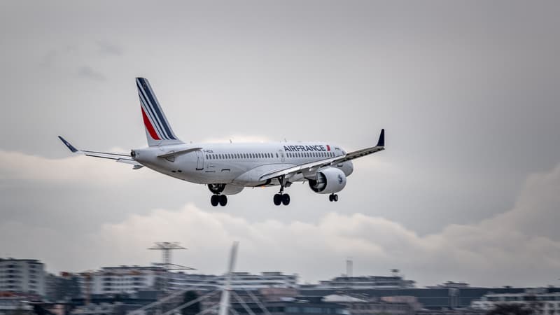 "Pas du tout rentable": pourquoi Air France quitte l'aéroport d'Orly après 80 ans de présence?