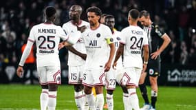 Les joueurs du PSG après la victoire à Angers