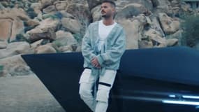 M. Pokora dans le clip "Les Planètes"