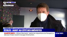 Yannick Jadot aux côtés des professeurs grévistes: "Y'a un ras-le-bol, il faut que le Président l'entende et change son ministre"