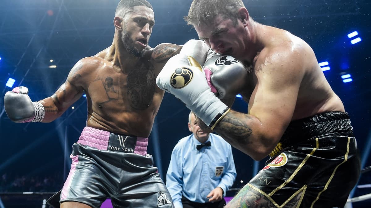 Tony Yoka (à gauche) lors de son combat contre Michael Wallisch en septembre 2019