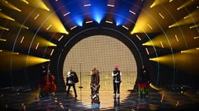 Les membres du groupe "Kalush Orchestra" se produisent au nom de l'Ukraine lors de la première demi-finale du concours Eurovision de la chanson 2022, le 10 mai 2022, au Palalpitour de Turin.
