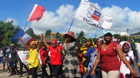 Des habitants manifestent contre l'insécurité à Mayotte dans la ville de Mamoutzou le 13 mars 2018