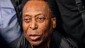 La légende du foot brésilien Pelé à son arrivée à l'aéroport international Guarulhos, près de Sao Paulo, le 9 avril 2019 