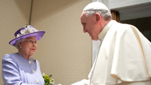 La reine Elizabeth a rencontré jeudi le pape François, pour la première fois.