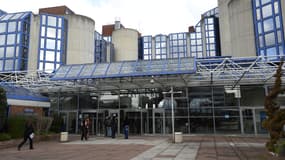 Le policier devait être jugé pour violences par le tribunal de Bobigny.