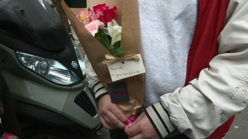 L'une des meilleures amies de Lola est venue rendre hommage à l'adolescente devant son immeuble.