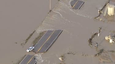 Route inondée dans l'Etat du Colorado.