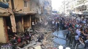 La trêve en Syrie s'est achevée lundi par un attentat à la voiture piégée (photo) qui a fait au moins dix morts, à Damas, et le bombardement par l'aviation gouvernementale de plusieurs quartiers de la capitale. /Photo prise le 29 octobre 2012/REUTERS/Sana