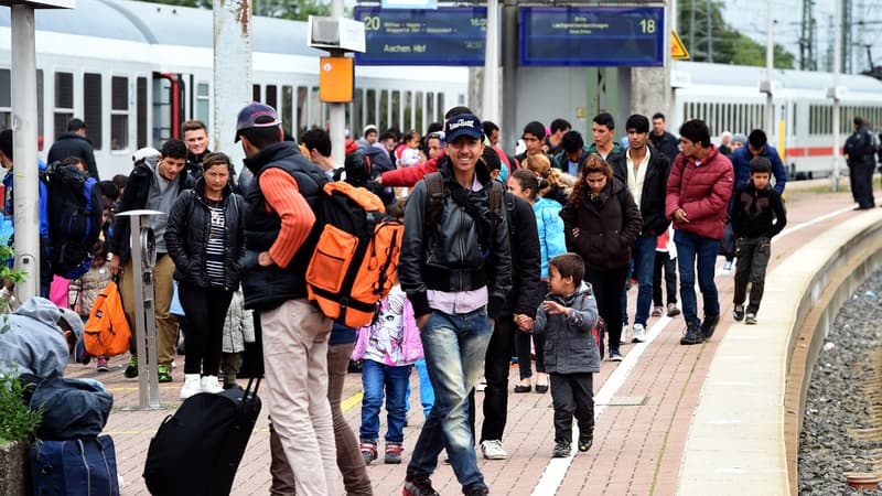 Des réfugiés à la gare de Dortmund, en Allemagne, le 6 septembre 2015