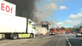 L'incendie a été maîtrisé par les pompiers en milieu d'après-midi.