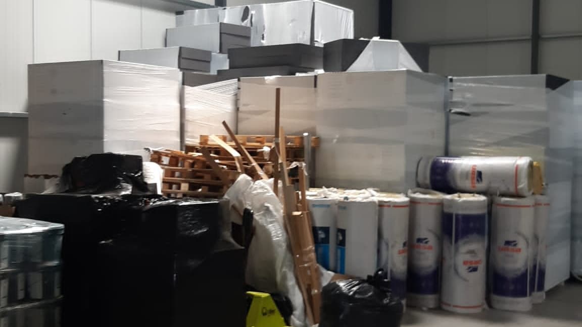 Les stocks de cigarettes ont été saisis dans des entreprôts situés dans la région parisienne, et la région nantaise Les stocks de cigarettes ont été saisis dans des entreprôts situés dans la région parisienne, et la région nantaise
